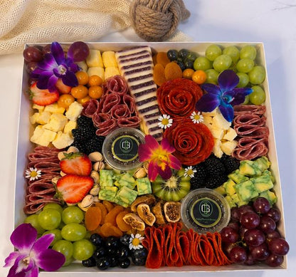 Happy Hour Box - 4 to 10 Grazing's