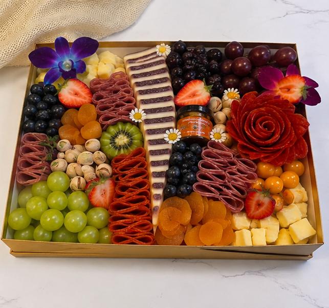 Picnic Box - 4 to 6 Grazing's